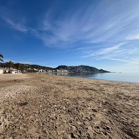 Atico Rhodes Playa Appartement
